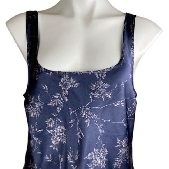 NWT Victoria's Secret Sleeveless Silk Shell / Blue Batik Size L - Picture 6 of 7